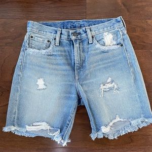 Levi’s 505 C distressed mid thigh shorts
